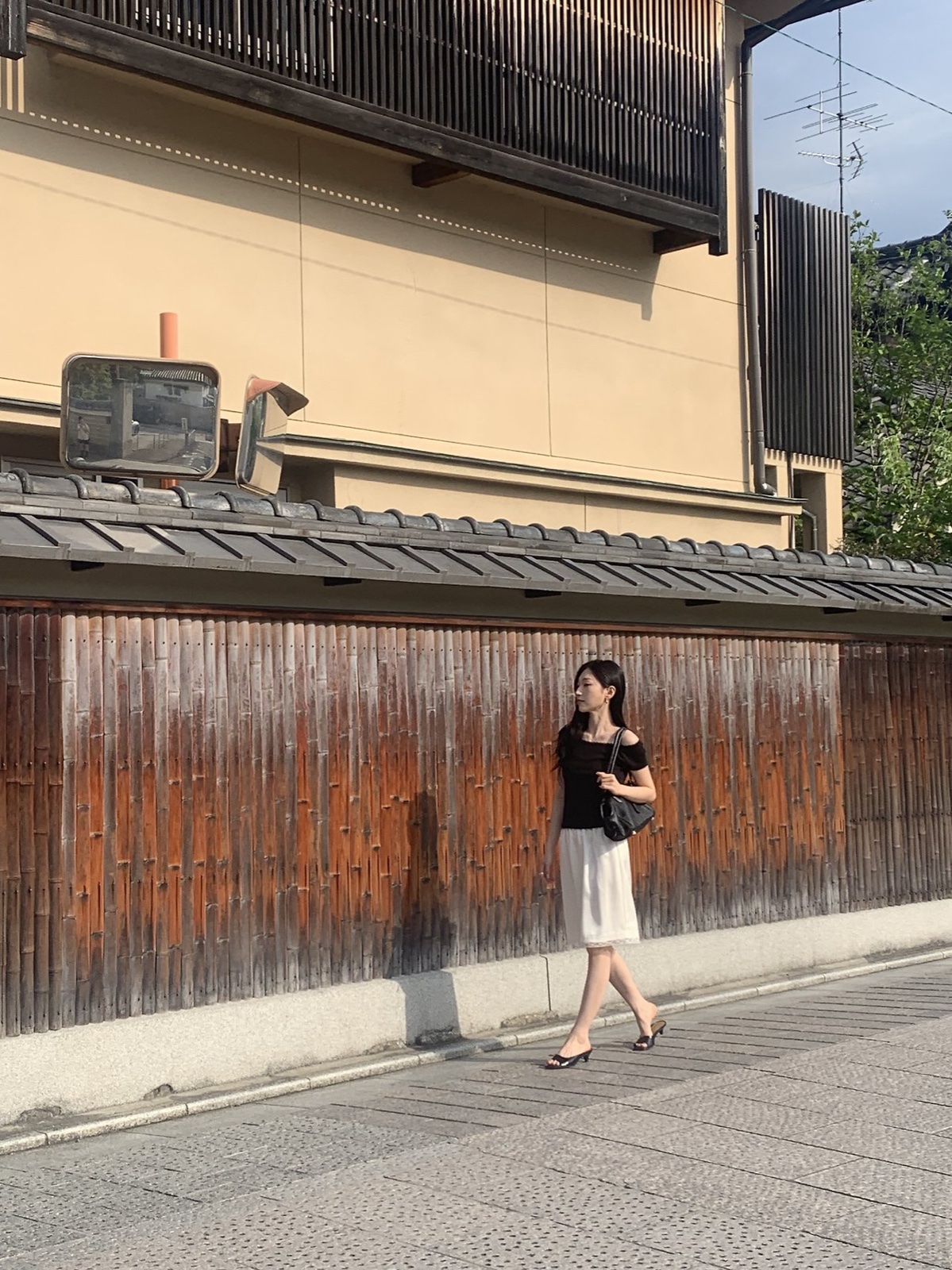 세린 보트넥 레이스 티셔츠 상세 이미지 6