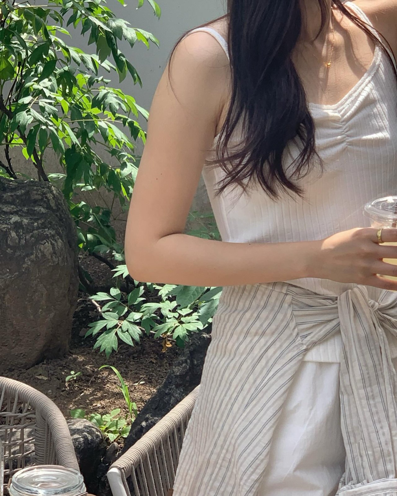 줄지 셔링 레이스 나시 상세 이미지 3