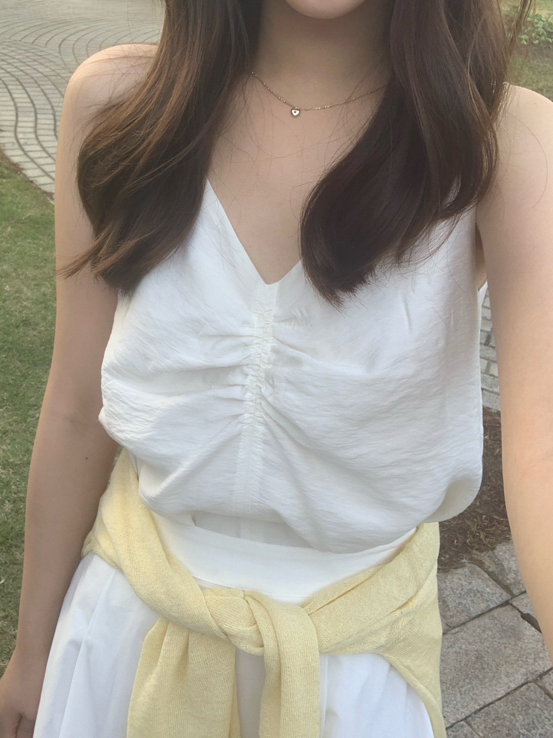 셔링 레이어드 나시 블라우스 착용 컷
