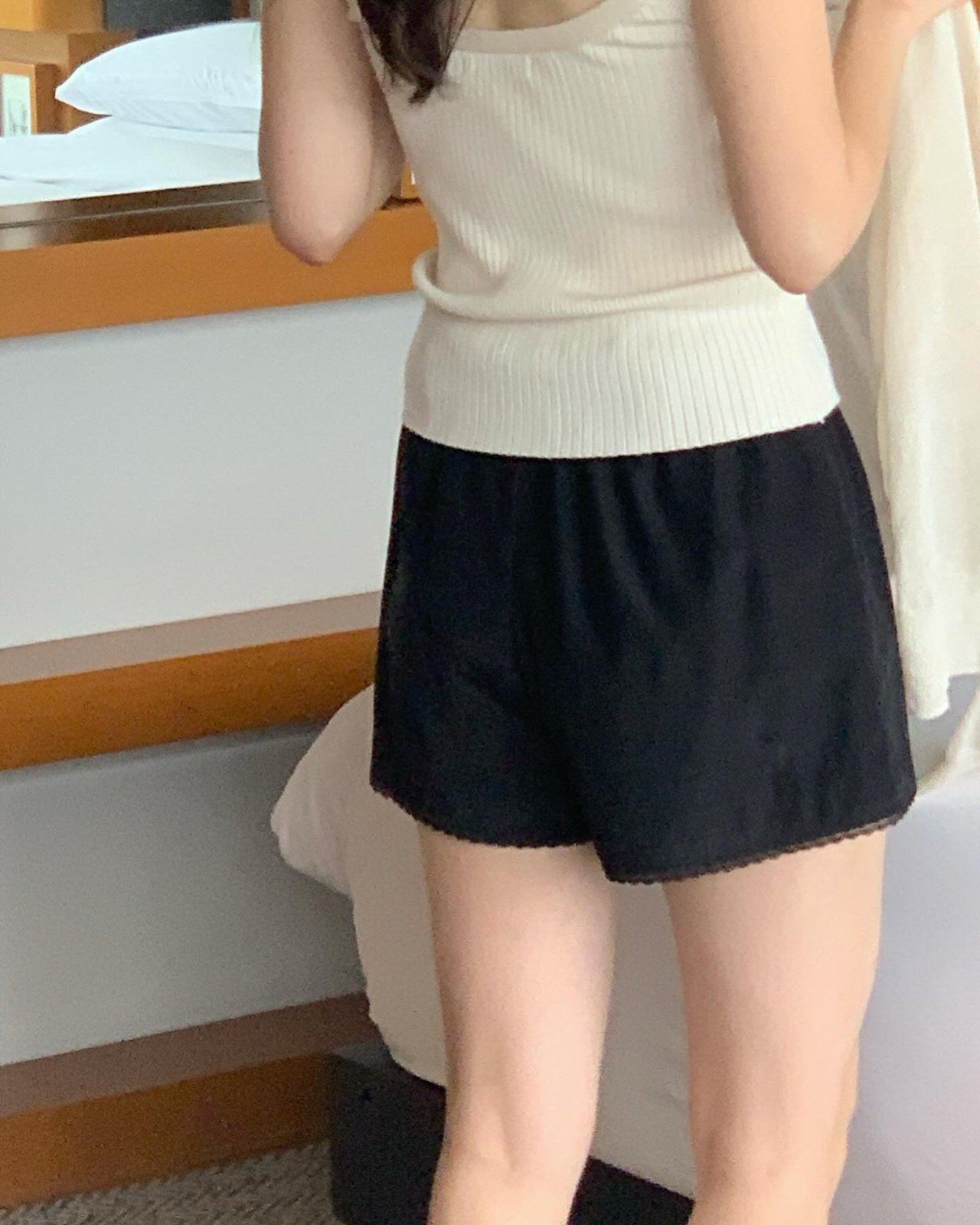 실키 레이스 숏 밴딩팬츠 상세 이미지 5