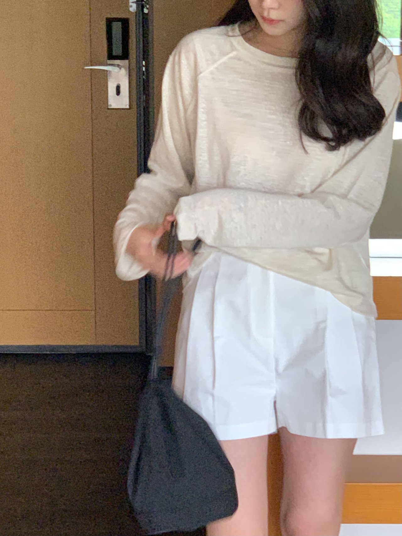 심플 린넨 라운드 긴팔 티셔츠 상세 이미지 3