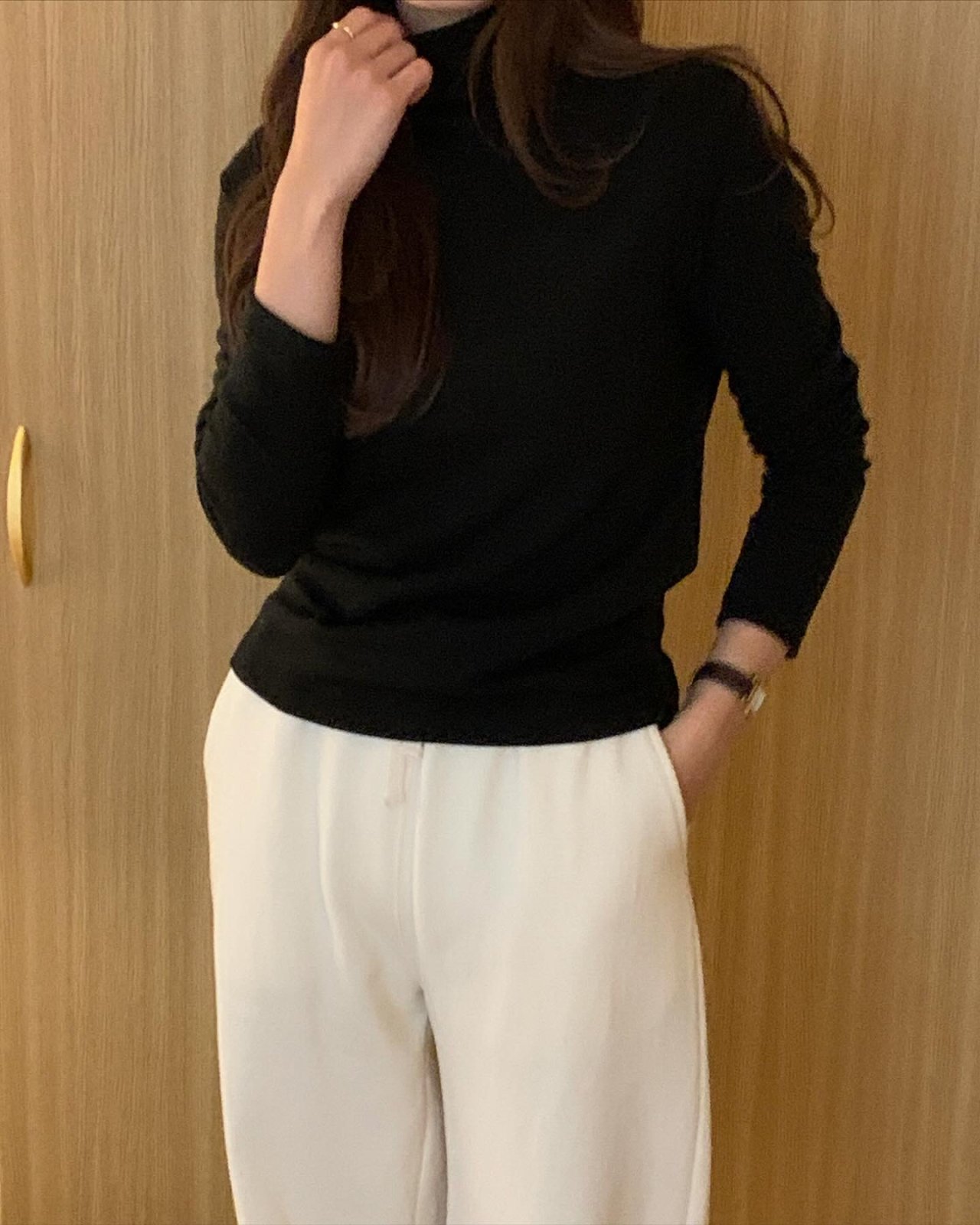 스노우 앙고라&울 폴라 티셔츠 착용 컷