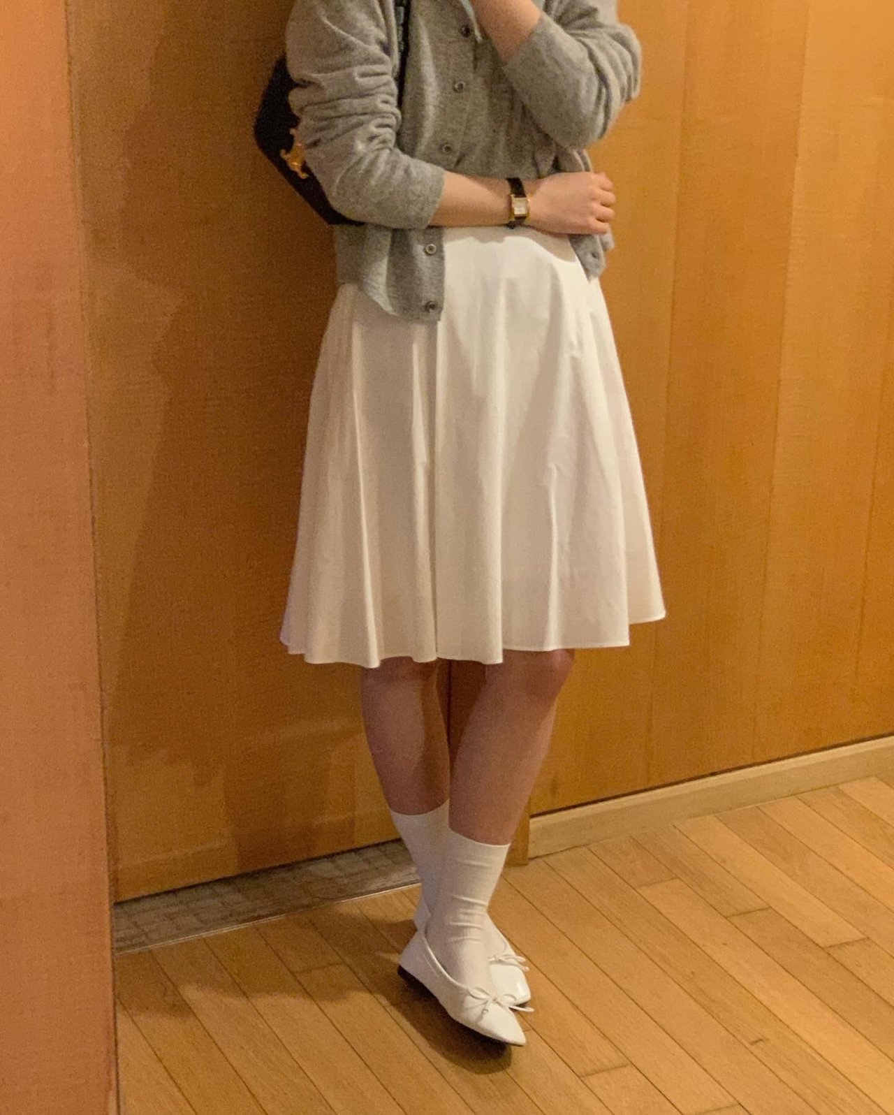 소피 A라인 플리츠 미디 스커트